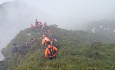 Tragjike/ Tre pasagjerët punonjës në ministri, avioni me 11 persona në bord zhduket nga radari, autoritetet japin alarmin