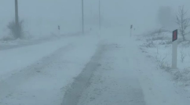 Dy aksidente për shkak të dëborës  aksi Korçë Dardhë ende i pa hapur