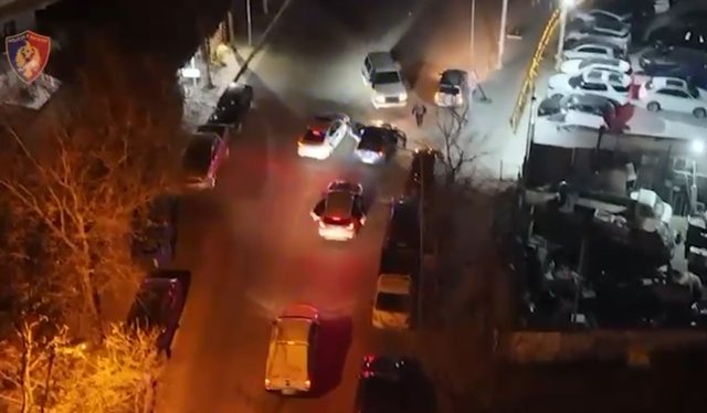 Goditet grupi kriminal që shiste armë zjarri/ Arrestohen 3 persona, njëri prej tyre i dënuar për vrasje (EMRAT)