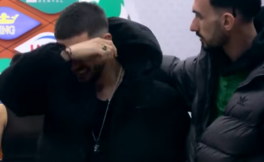 Kënga e Gjestit vendoset në sfond/ Gimbo shpërthen në lot: O kjo këngë bre