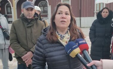 “Jemi të rrethuar nga tubat e ujërave të zeza”/ Përmbytjet në Durrës, banorët dalin sërish në protestë: Hera e 3 që përmbytemi, asnjë dëmshpërblim