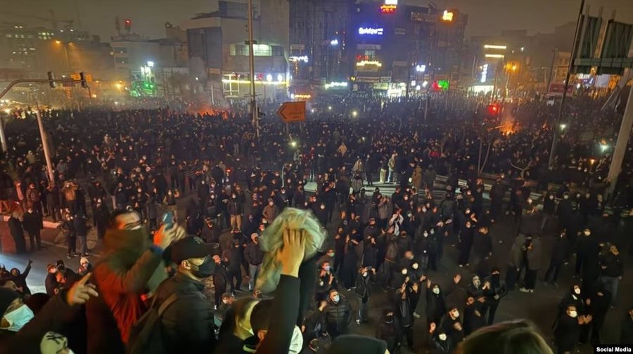 Protestat në Iran  Raportohet për dhjetëra të vdekur e mijëra të arrestuar