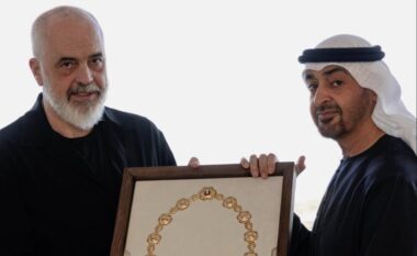 Edi Rama mbetet pa fjalë në Abu Dhabi, Presidenti Al Nayan e nderon me medaljen më të lartë të Emirateve
