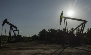 SHBA-ja dhe Venezuela finalizojnë fazën e parë të marrëveshjes, shitet nafta me vlerë 500 milionë dollarë