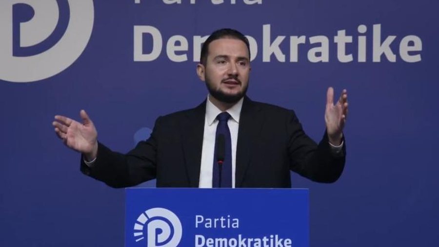 “Silleni si tigra me demokratët”, Salianji nuk kursen Berishën me “shokë”: Çdo fund-zgjedhje bëni “mjau mjau” para qeverisë