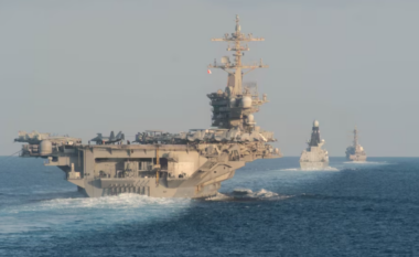 Luftanijet amerikane arrijnë në Lindjen e Mesme, Trump thotë se Irani dëshiron të bisedojë