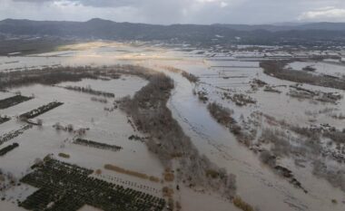 Ndihmë e shpejtë pas përmbytjeve në Shqipëri, Gjermania jep 250.000 paund për 400 familjet e prekura