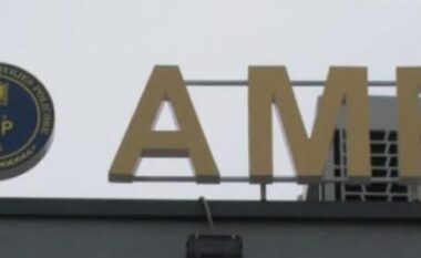 I dehur në timon dhe shkaktoi aksident/ AMP arreston punonjësin e policisë