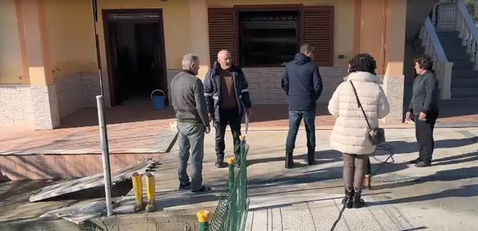 Përmbytjet në vendin tonë/ Debat nga verifikimi i dëmeve në Ferras, Kryeplaku: Procesi nuk po zhvillohet i drejtë!