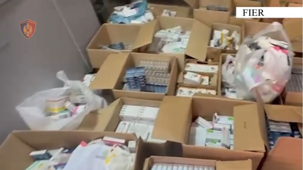 Tregtonte ilaçe kontrabandë dhe të skaduara, arrestohet 45-vjeçari në Fier