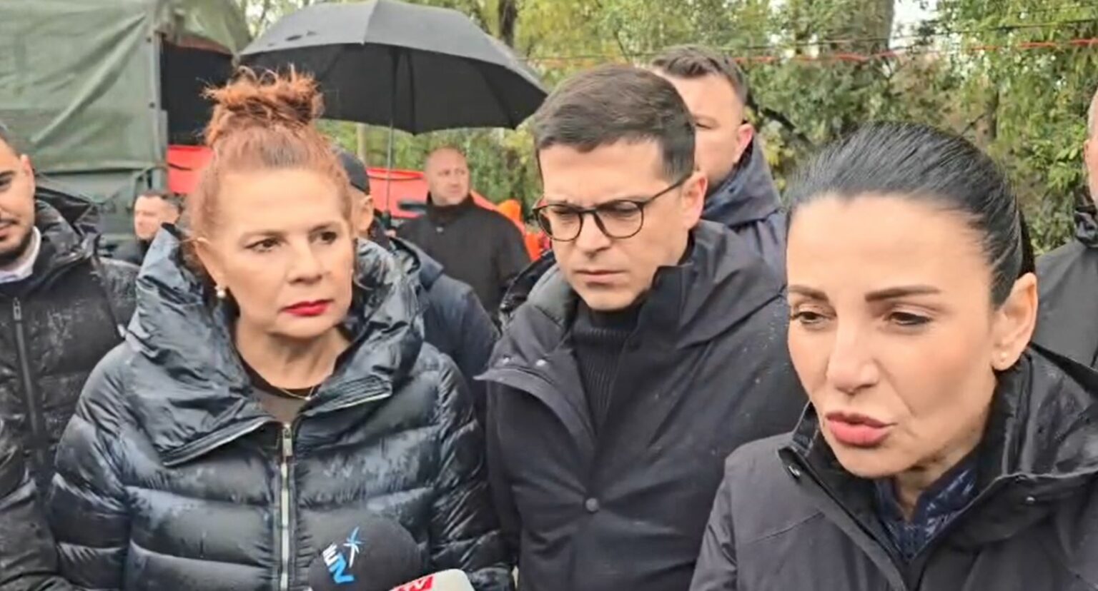 SPAK kërkon ta arrestojë  Belinda Balluku rishfaqet në publik  inspekton përmbytjet në Novoselë  Do fryjnë erëra të fuqishme   VIDEO 