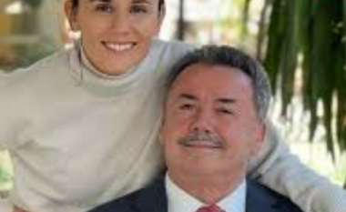 Mira Kazhani humb babanë: “Një pjesë e shpirtit tim u shua”