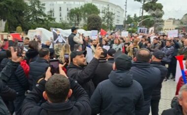 Me një firmë të zv/kryeministres vodhën 50 mln euro”/ Lapaj: Blenë 10 mln euro çokollata, por buxheti kundër kancerit nuk është aq, çfarë duhet të bëjë më shumë një qeveri që të rrëzohet?