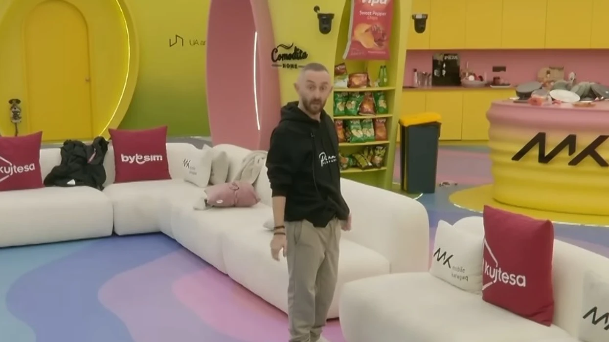  Betohem për nënën në varr  që po të kisha mundësi do ta ktheja në shtëpi   Arditi befason me reagimin pas largimit të Edit