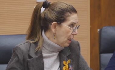 Shqipëria ‘mbërthehet’ nga moti i keq/ Ministrja e Arsimit: Ja sa shkolla nuk bëjnë sot mësim