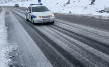 Dibër/ Reshjet e borës “pushtojnë” zonat malore, vështirësi në qarkullim pas ngricave dhe akullit