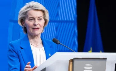 Komisioni Evropian ka miratuar një hua rekord prej 90 miliardë eurosh për Ukrainën