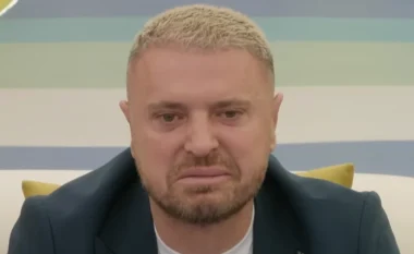 Labinot Rexhës nuk i lejohet të flasë me familjarë – pamje nga varrimi i gjyshit të tij