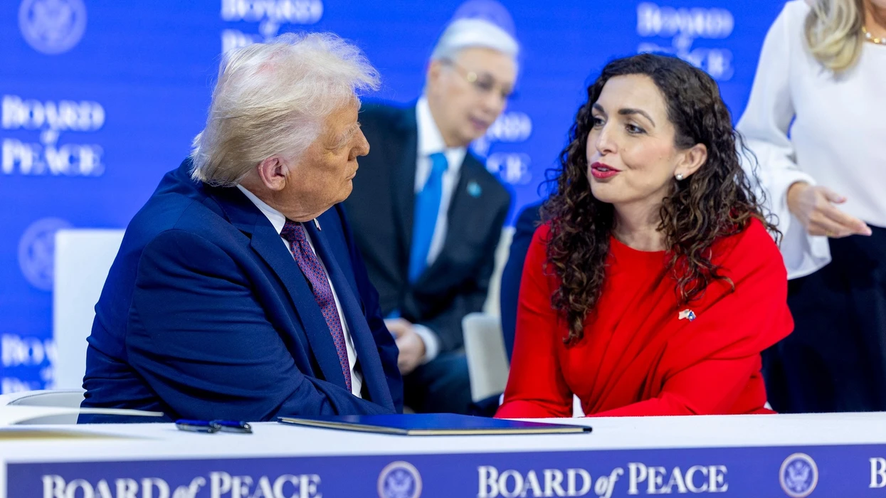 Osmani  Kosova nënshkruan Kartën e Bordit të Paqes  marrëveshja dërgohet për ratifikim në Kuvend