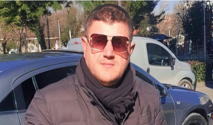 “He mo Çim a do vish te burgu të takohemi, te lutem?”, zbardhen bisedat mes policit të paraburgimit në Elbasan dhe shpërndarëses së drogës