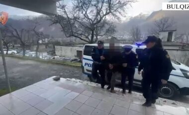 Krim në familje në Bulqizë/ Plagosi me thikë djalin e tij, arrestohet 58-vjeçari