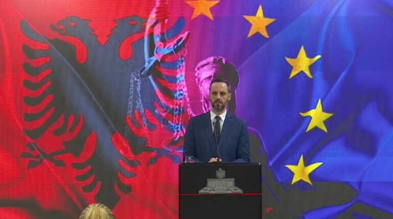 SPAK kërkon arrestimin e Ballukut/ Lamallari për imunitetin e saj: Qëndrimi i mazhorancës i qartë! Kushtetuta përcakton…