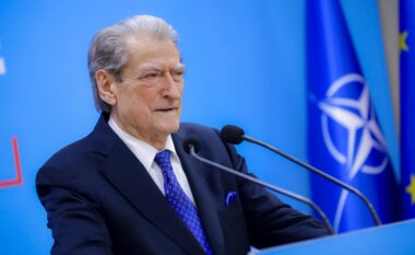 Rama u shfaq krah Ballukut në Divjakë, Berisha: Si i ‘vdekuri me të gjallin’, ofendon shqiptarët dhe u thotë: ‘Do ju plaçkit’!