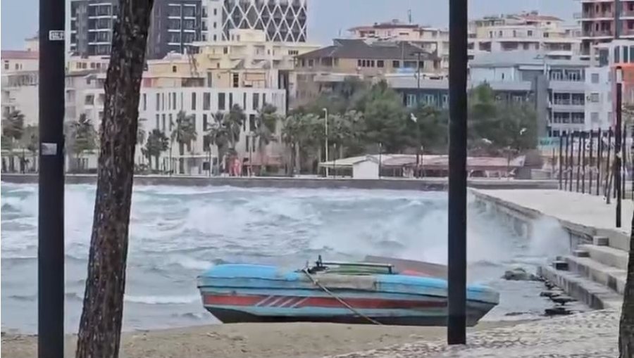 moti-i-keq-perfshine-vloren-pezullohet-lundrimi-i-peshkarexhave-dhe-trageteve-drejt-barit