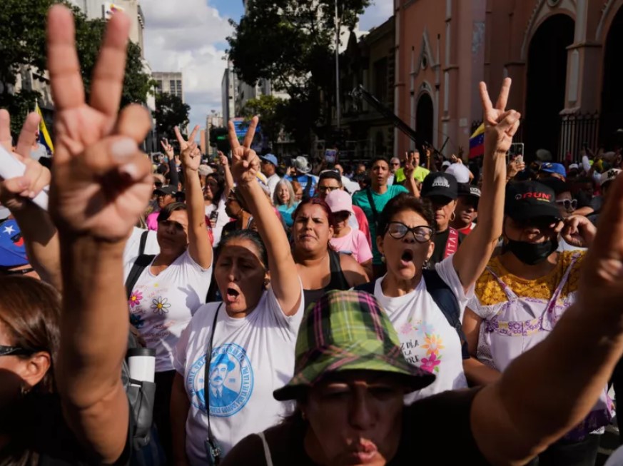 Ministri i Mbrojtjes i Venezuelës apel qytetarëve  Rikthehuni qetësisht në aktivitetet tuaja  Mos u ndikoni nga presionet dhe kërcënimet