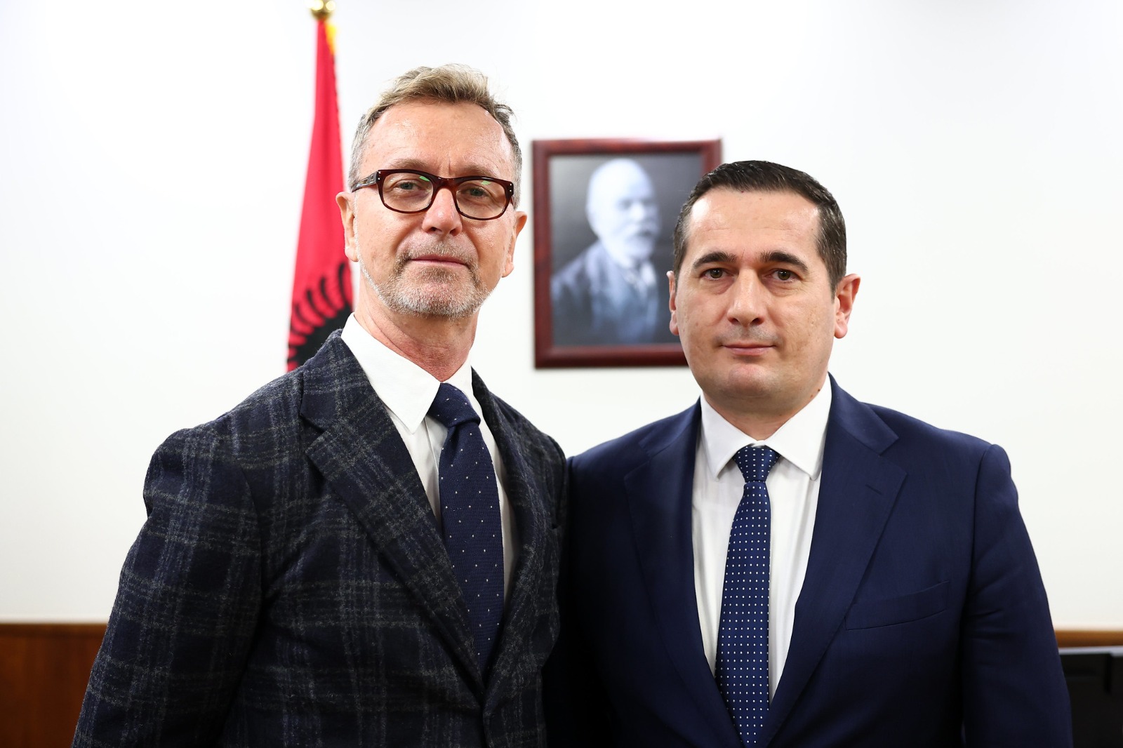 Ambasadori i BE në Tiranë takon për herë të parë kreun e ri të SPAK, Klodjan Braho/ Gonzato: E përgëzova për arritjet! Bashkimi Evropian do vazhdojë mbështetjen