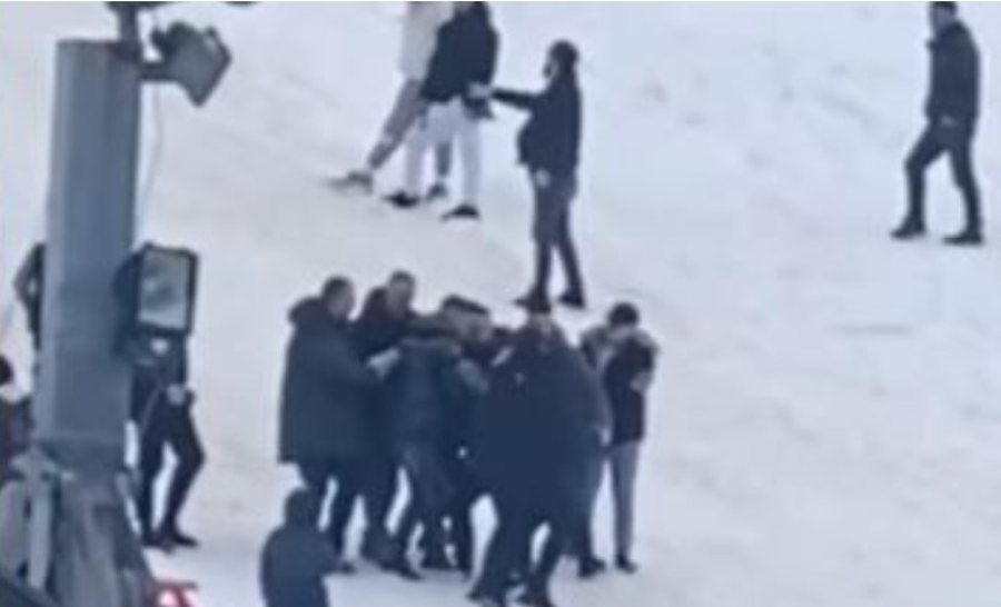 Aksident në Bogë  motori i borës përplaset me shtyllën elektrike  Plagosen 4 persona