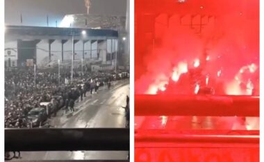 VIDEO/ Pamje drithëruese me brohoritje dhe flakadantë, nderohen 7 tifozët që humbën jetën në aksidentin tragjik