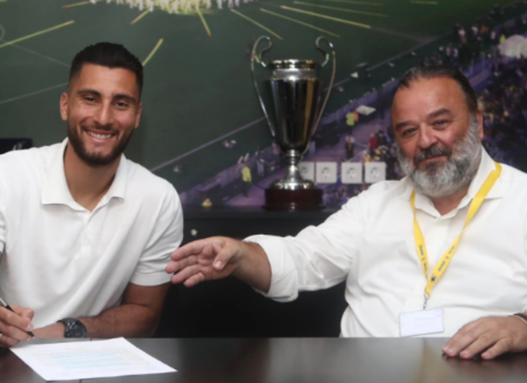 Strakosha e pëson pa patur faj, gjobë marramendëse nga pronari i AEK-ut në Greqi