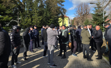 Mungesa e dëmshpërblime pas përmbytjeve, fermerët e Maliqit dalin në protestë