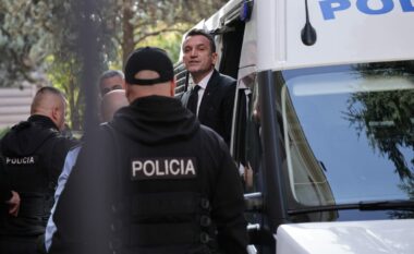 Veliaj pretendoi se nuk u shoqërua në kohë në seancë gjyqësore, reagon Drejtoria e Burgjeve: Kryebashkiaku refuzoi të…