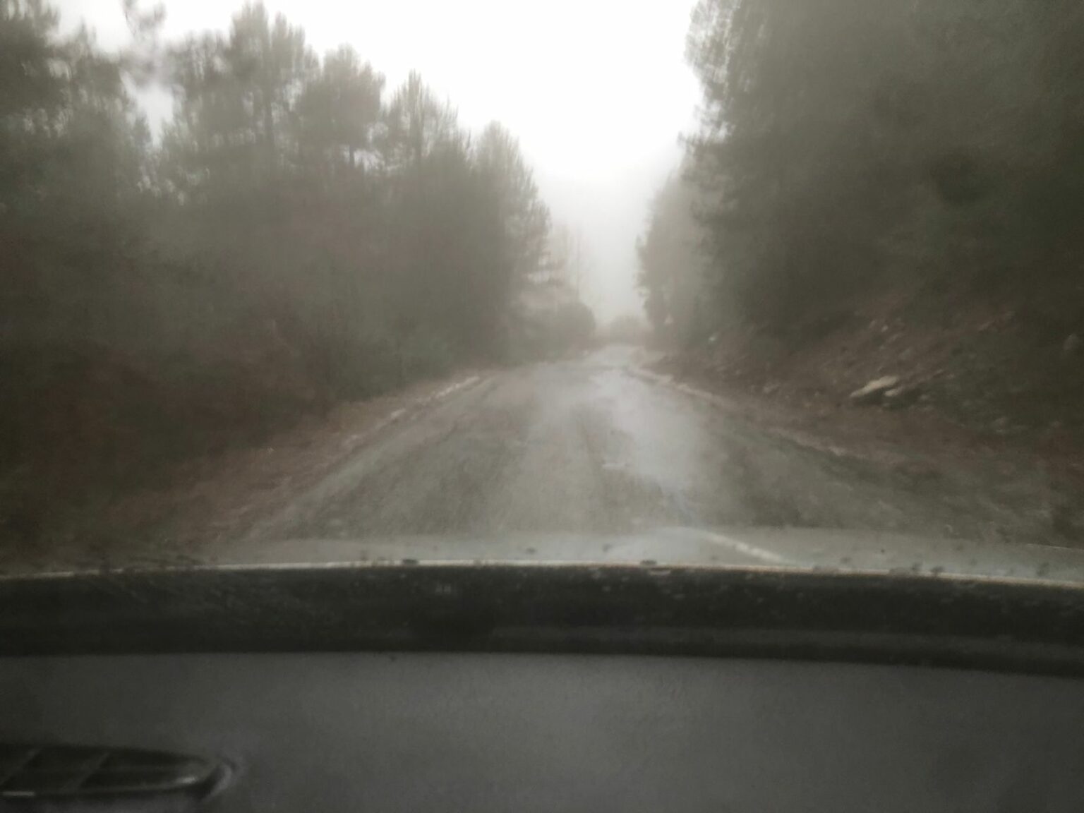 Situata e motit në vendin tonë/ Si paraqitet situata në qarkun e Shkodrës, shembje rrugësh e ndërprerje të energjisë elektrike në disa zona