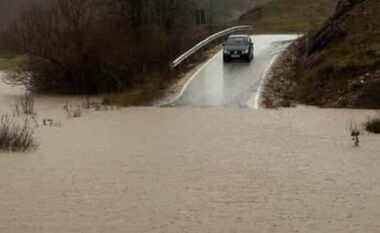 Përmbytjet në Korçë/ Disa zona ende pa energji, si paraqitet situata