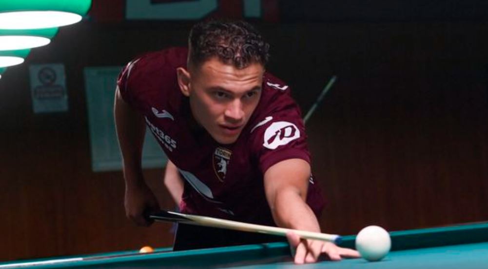 Asllani ka një variant me shumë, një Kampion Bote interesohet për mesfushorin e Kombëtares