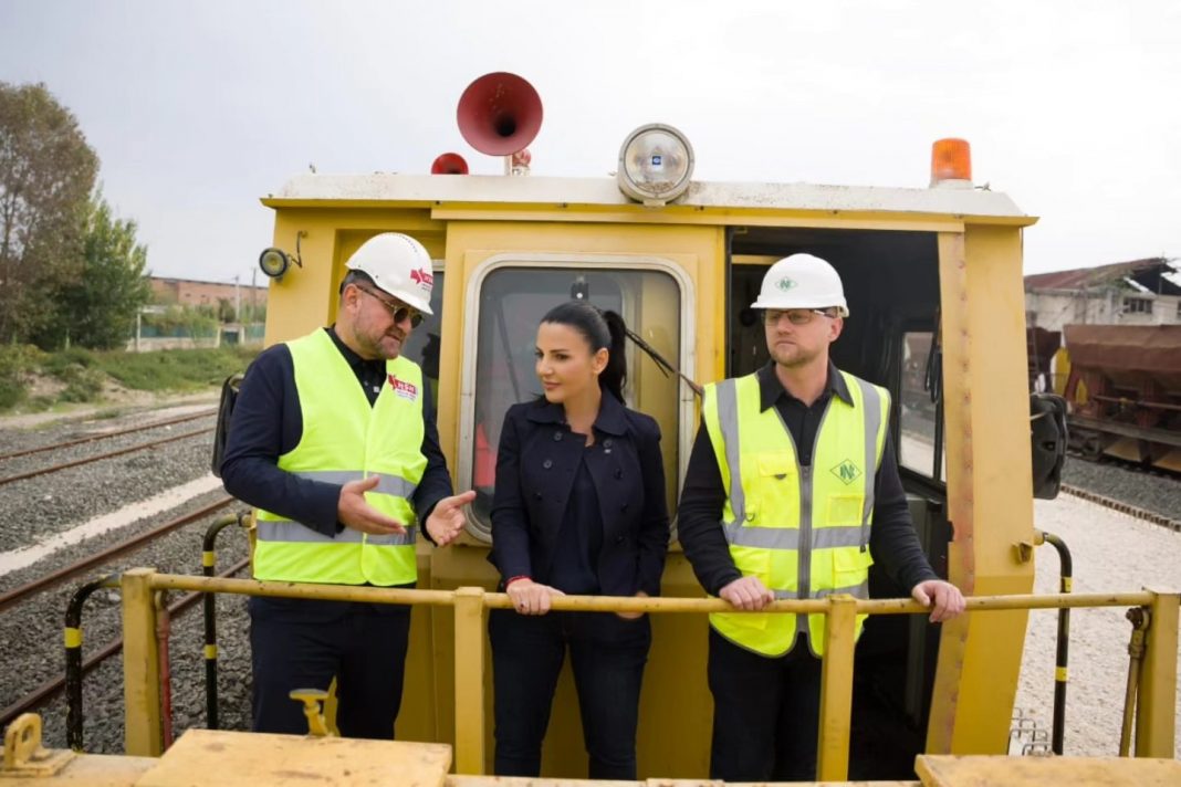 EDITORIAL/ Hekurudha Tiranë–Durrës–Rinas: kronikë e një dështimi të paralajmëruar të Belinda Ballukut