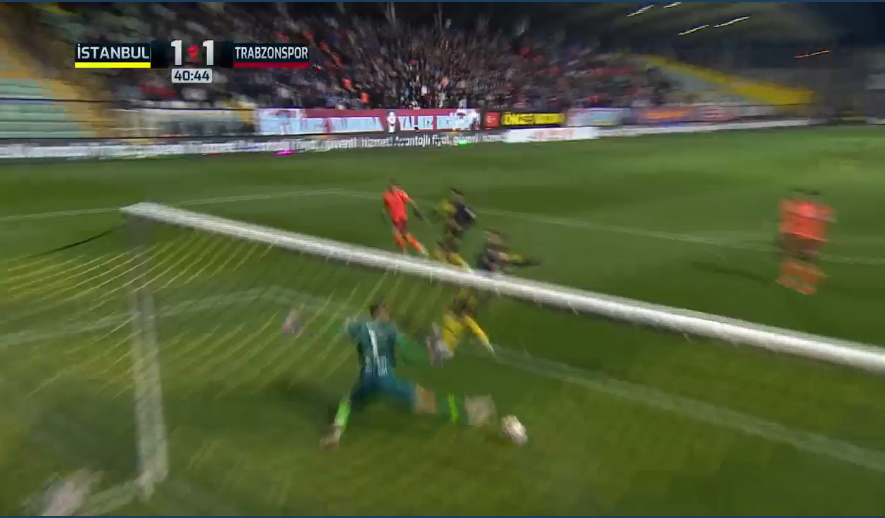 VIDEO/ Edhe në transfertë dëgjohen thirrjet “Muçi, Muçi!” në tribuna, sulmuesi shqiptar tund rrjetën përsëri në Turqi