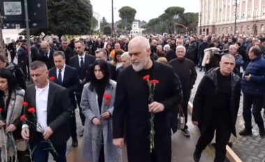 Hetimet për 21 janarin, Rama me familjarët e 4 viktimave: Dosja në tryezën e SPAK! Shumë gjurmë janë humbur