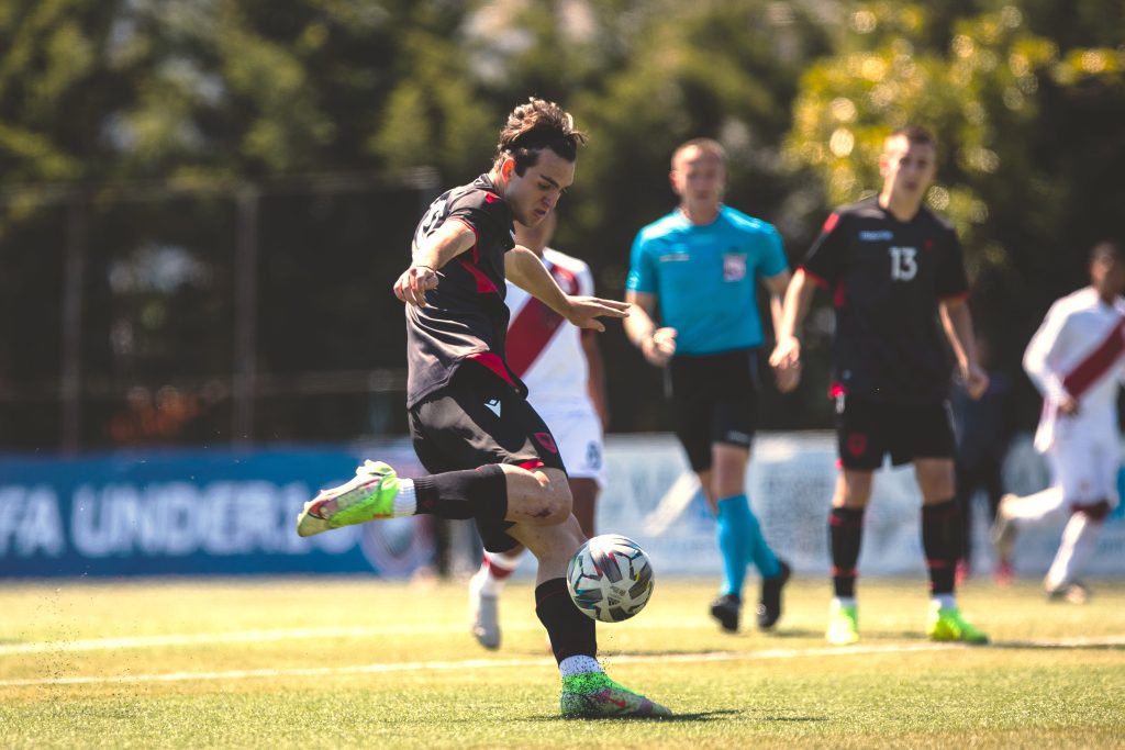 VIDEO/ Ka realizuar 7 gola, kush është talenti shqiptar që po shkëlqen në Itali