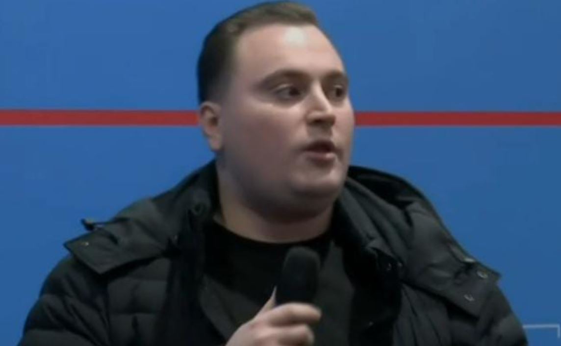 Djali i Sokol Olldashit kritikon Foltoren e Berishës: Shohim të flasin disa fytyra që na bëjnë për të qeshur e të ulim kokën!