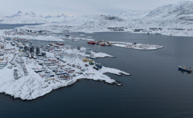 Washington Post: Akulli në Groenlandë po shkrihet shpejt, hapen rrugë të reja detare! Rritet konkurrenca mes SHBA-së, Kinës dhe Rusisë për burimet natyrore