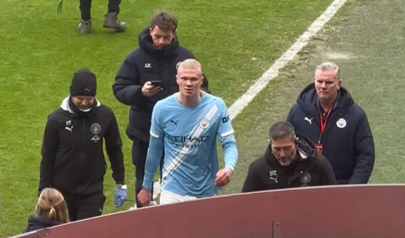 Haland, si është babai yt? Tifozët e Mançester Junajtid nuk harrojnë incidentin famëkeq dhe i hakërrehen sulmuesit (VIDEO)