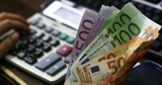 Këmbimi valutor  Çfarë po ndodh sot me monedhat e huaja  Me sa po blihen dhe shiten dollari dhe euro