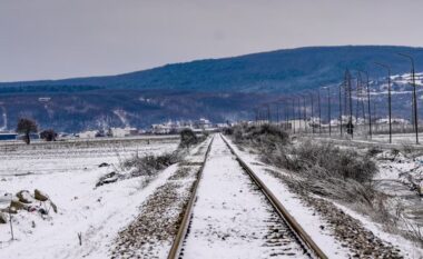 Moti i keq ka goditur edhe Kosovën, Ministria e Infrastrukturës thotë se të gjitha rrugët janë të kalueshme, por apelon për kujdes