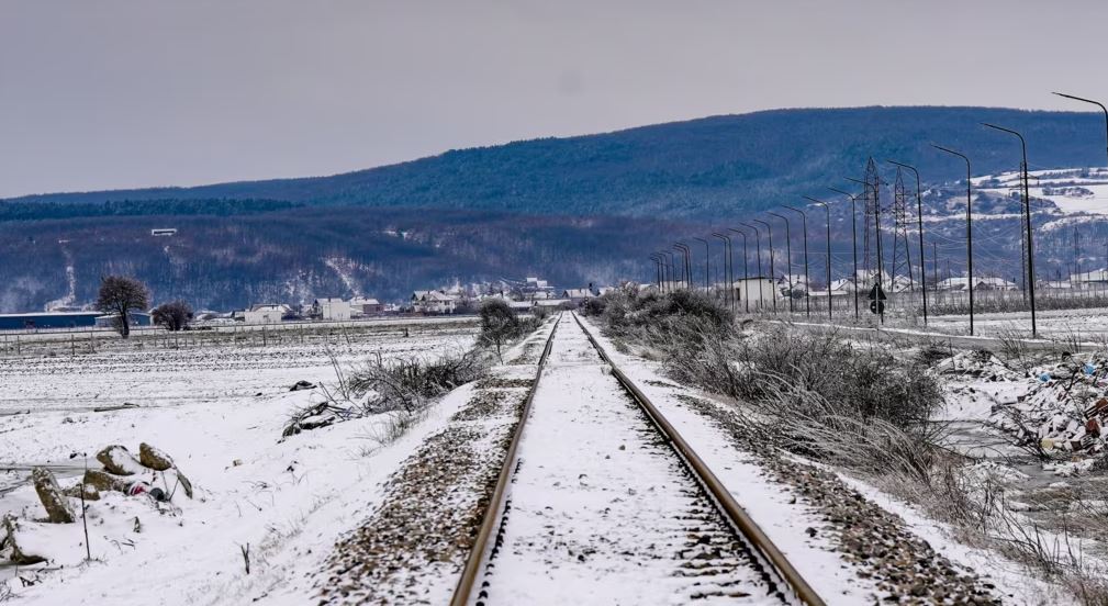 Moti i keq ka goditur edhe Kosovën  Ministria e Infrastrukturës thotë se të gjitha rrugët janë të kalueshme  por apelon për kujdes