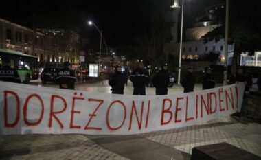 Lëvizja Bashkë protestë para Parlamentit, thirrje maxhorancës socialiste: Dorëzoni Belindën!