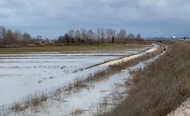 Përmbytje dhe rrëshqitje dherash/ Si paraqitet gjendja nga reshjet e shiut, ja qarqet ku situata është më e rënduar